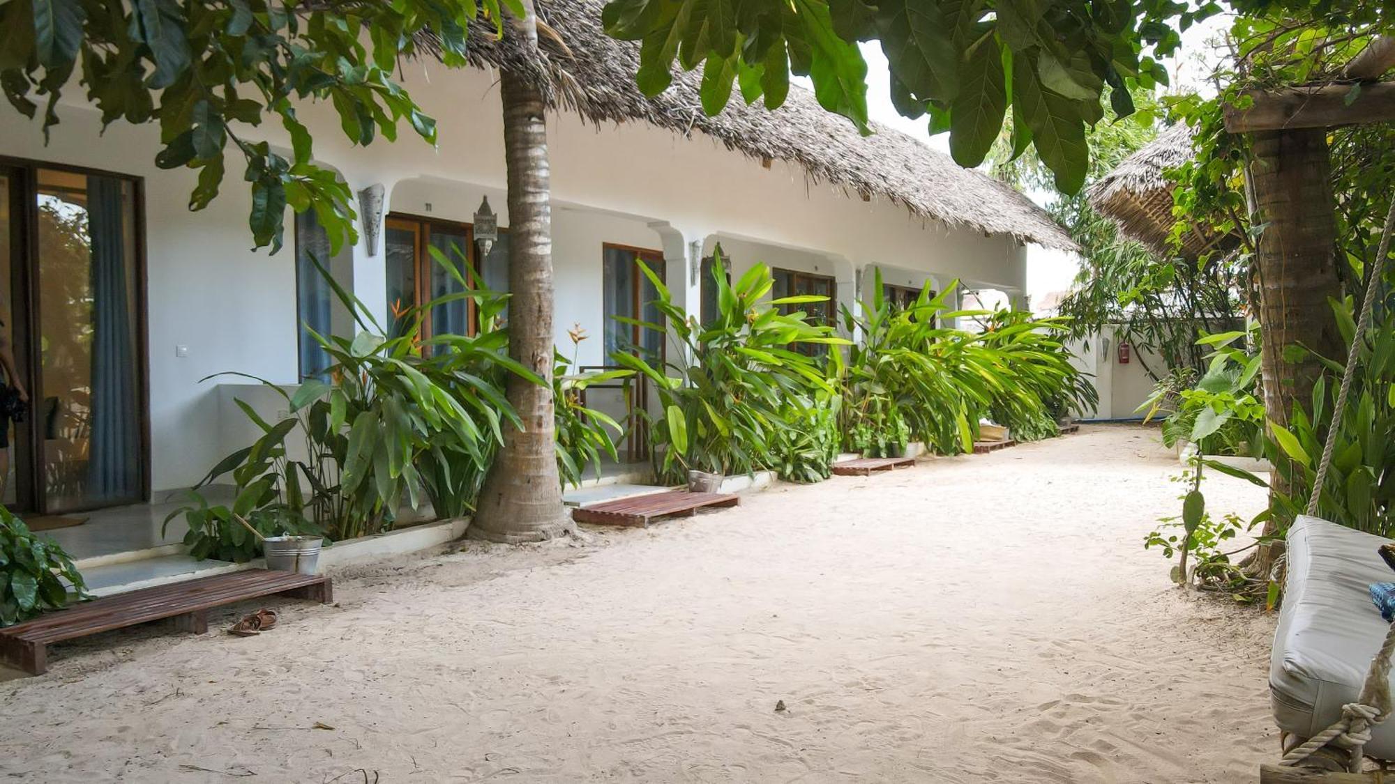 Badolina Bungalows Nungwi Bagian luar foto